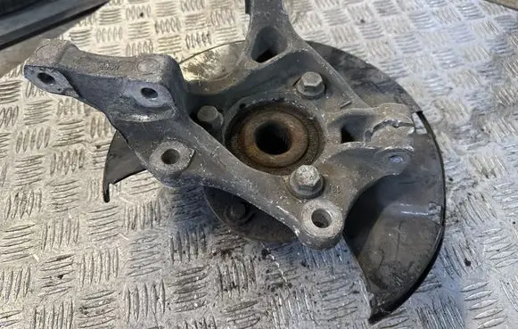 Opel Astra J Front wheel hub