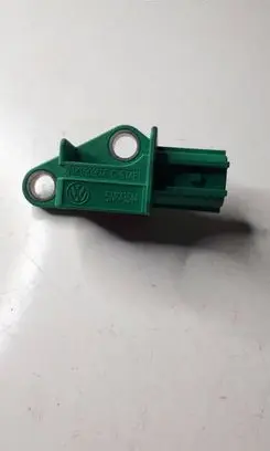 Volkswagen Golf V Airbag deployment crash/impact sensor 1K0909606C 5WK43544