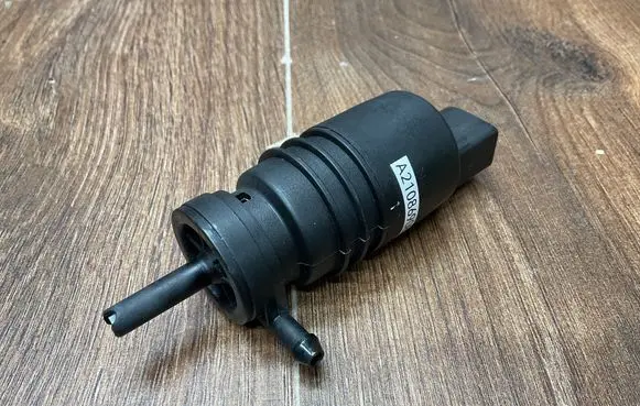 Mercedes-Benz SL R129 Windscreen/windshield washer pump A2108690821