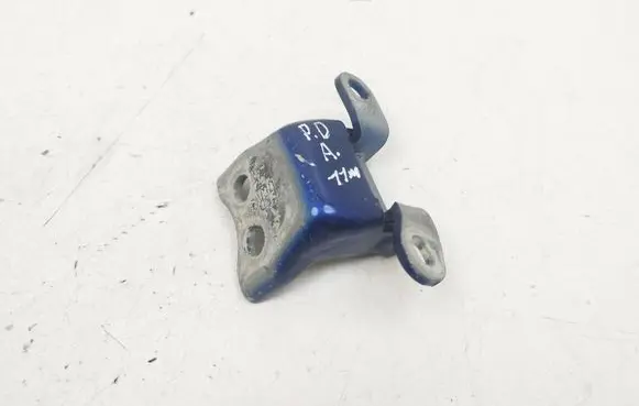 Honda CR-V Front door lower hinge 