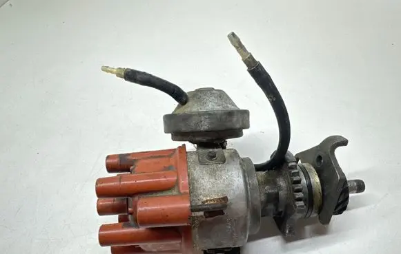BMW 5 E28 Spark distributor 0237302039