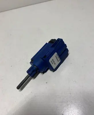 Audi A4 S4 B6 8E 8H Brake pedal sensor switch 8E0927189 19322005