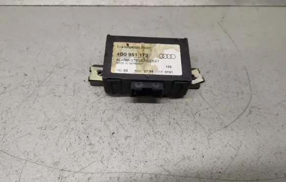 Audi A4 S4 B5 8D Other control units/modules 4B0951173