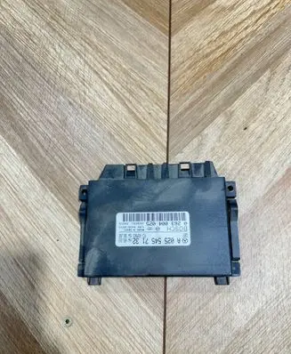 Mercedes-Benz E W211 Parking PDC control unit/module A0255457132 39E00351 0263004025