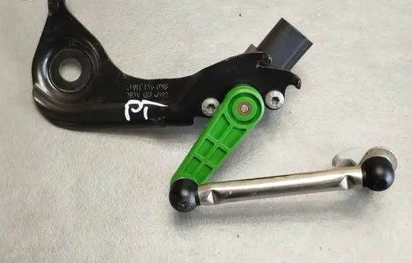 Rear air suspension level height sensor