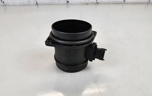 Land Rover Evoque II Mass air flow meter G4D312B579AA 384085202 20190410