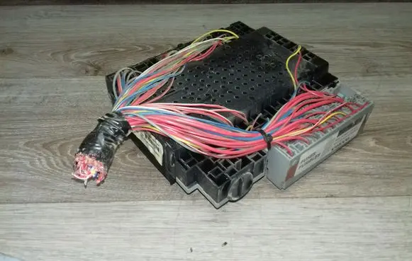 Volvo V70 Fuse box set 8676286 8645729 01W433