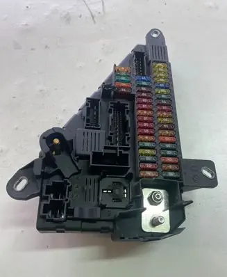 BMW 5 E60 E61 Fuse module 518956040 6906619
