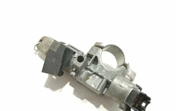Toyota Avensis T250 Ignition lock 450200504 736661A PA6MD30