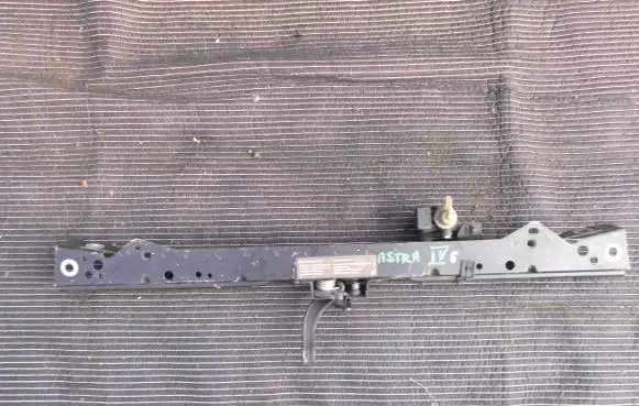 Top upper radiator support slam panel