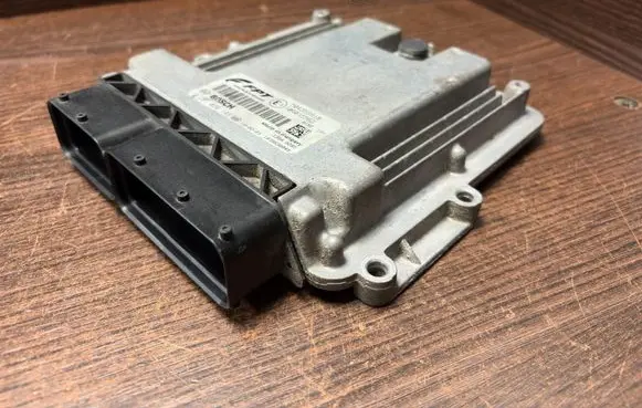 Iveco Daily 4th gen Engine control unit/module 504359918 0281020149