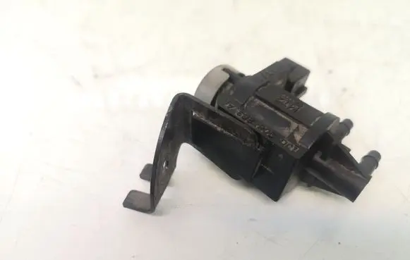 Volkswagen PASSAT B5.5 Vacuum valve 1J0906283A