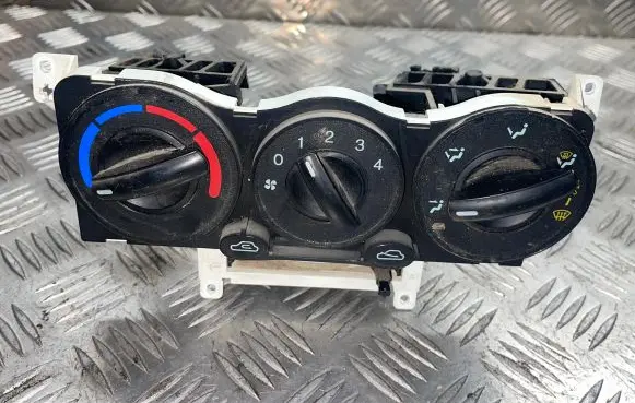 Hyundai Getz Climate control/heater control trim 4460