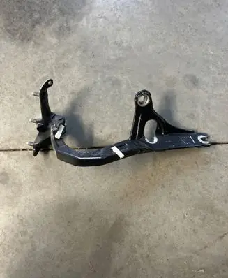 Tailgate/trunk/boot hinge