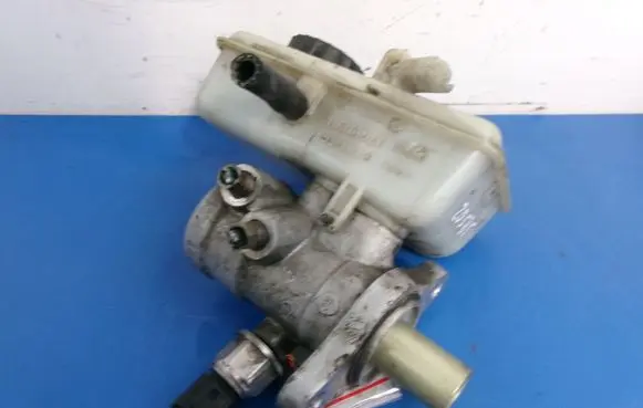 Renault Laguna II Master brake cylinder