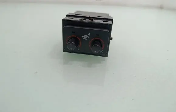 Lexus RX 330 - 350 - 400H Seat heating switch 