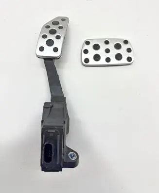 Subaru Outback (BT) Pedal assembly