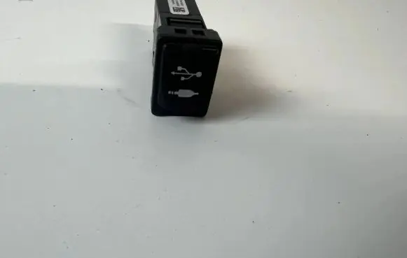 Toyota C-HR I USB socket connector 86190F4010