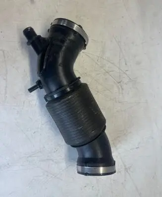 Air intake hose/pipe