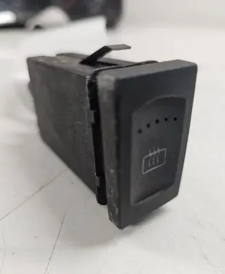 Volkswagen PASSAT B5 Windscreen/window heater switch 3B0959621B