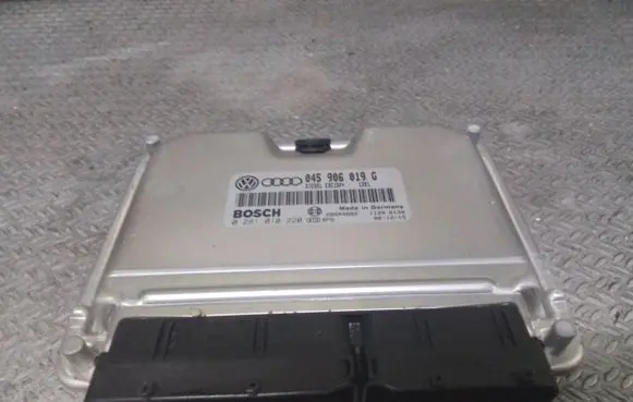 Audi A2 Engine control unit/module 045906019G 0281010220