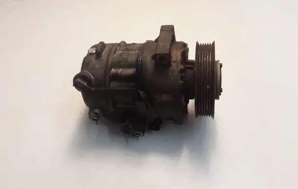 KIA Sorento Air conditioning (A/C) compressor (pump) 977012P250
