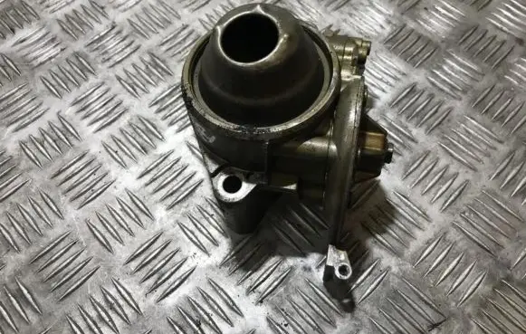 Seat Ibiza III (6L) Oil pump 03d115105g b0617732
