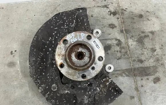 BMW 7 E65 E66 Front wheel hub spindle knuckle 6753461