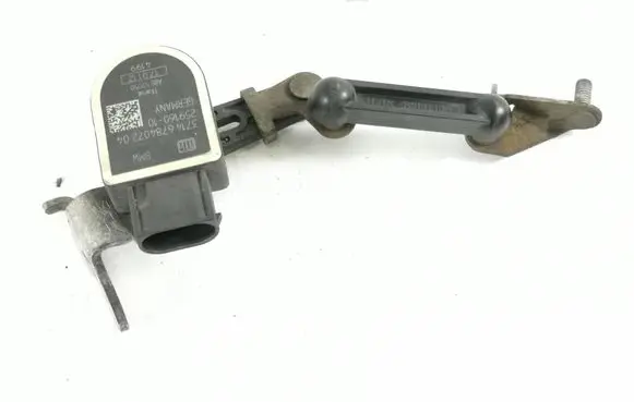 Headlight/headlamp level sensor