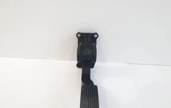 Mercedes-Benz Vito Viano W639 Accelerator throttle pedal A9063000404