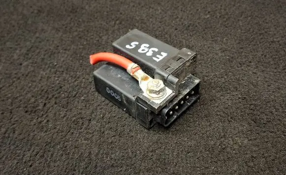 BMW 5 E39 Glow plug pre-heat relay D631 2246919 72RB510