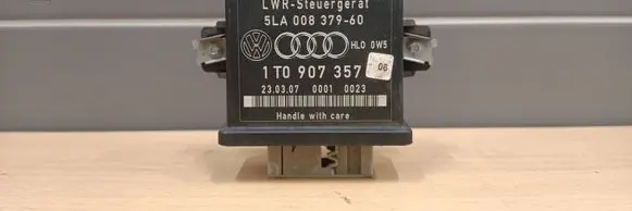Volkswagen PASSAT B6 Light module LCM 5LA00837960 1T0907357