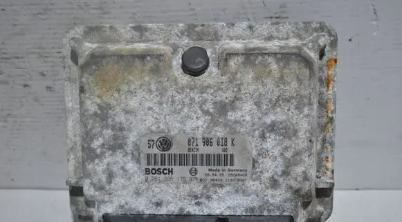 Volkswagen Golf IV Engine control unit/module 071906018K