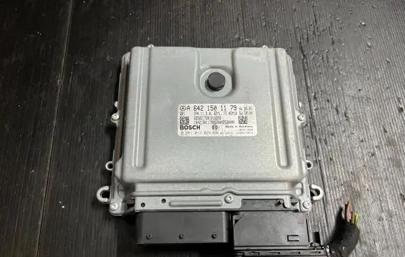 Mercedes-Benz E W211 Engine control unit/module A6421501179 0281012029 1039S12870