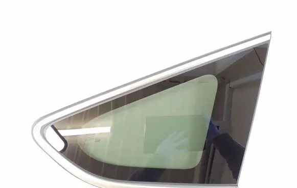 Hyundai Santa Fe Rear side window 878202W010