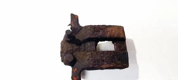 Nissan Leaf I (ZE0) Rear brake caliper 