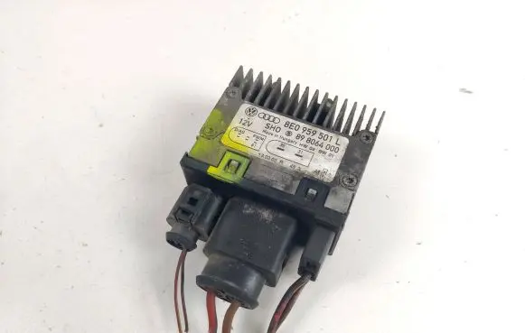 Audi A4 S4 B6 8E 8H Coolant fan relay 8E0959501L