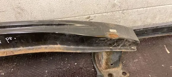 Volkswagen Touran I Front bumper cross member