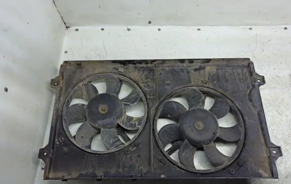 Ford Galaxy Radiator cooling fan shroud XM218147BA