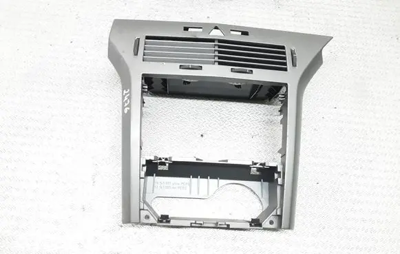 Opel Astra H Radio/GPS head unit trim 13141091
