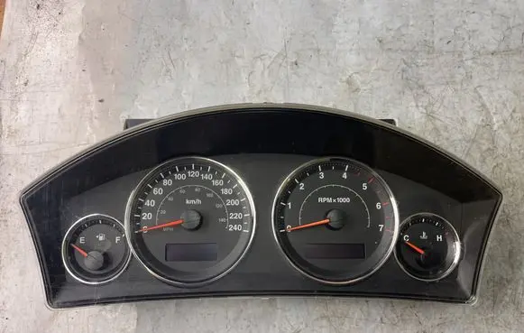 Speedometer (instrument cluster)