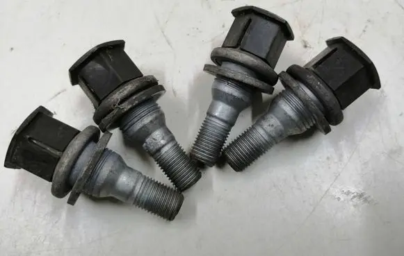 Opel Corsa F Nuts/bolts 