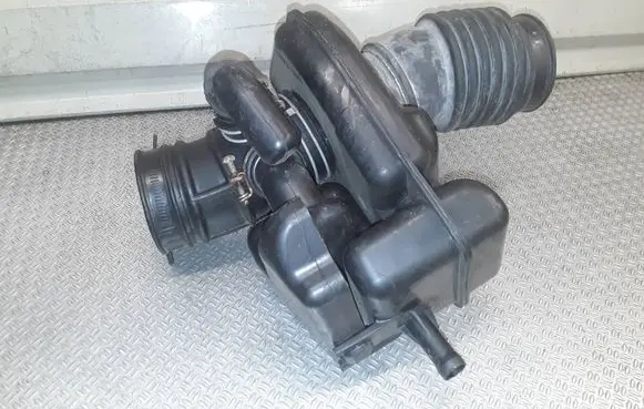 Nissan Murano Z50 Air intake duct part 