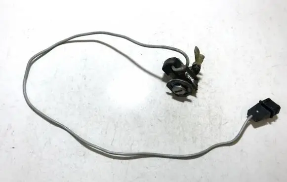 Audi 100 S4 C4 Front door lock (next to the handle) 