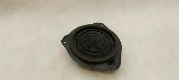 Audi A1 Front door speaker 8X0035411B