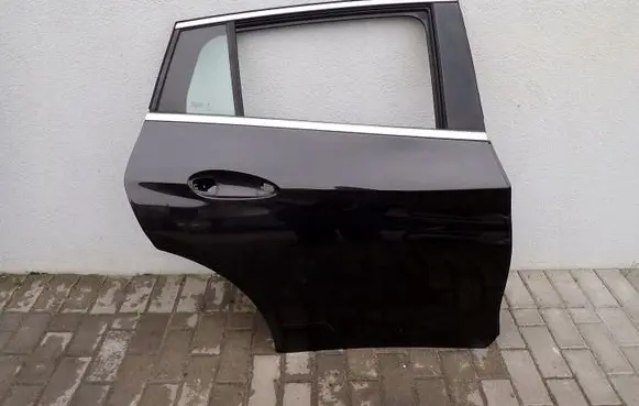 Infiniti Q30 Rear door GAC