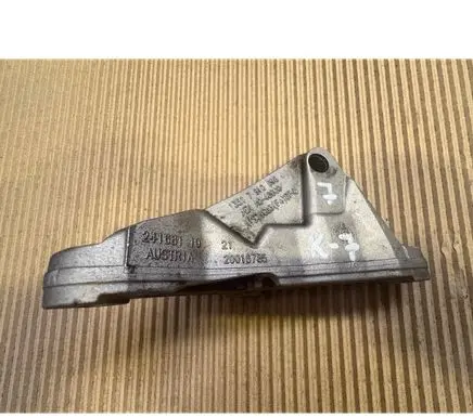 Toyota RAV 4 (XA40) Fuel pump bracket 7810698 AC46000