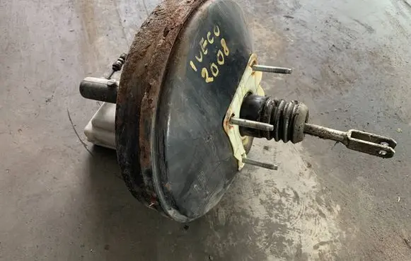 Iveco Daily 4th gen Brake booster 504089709