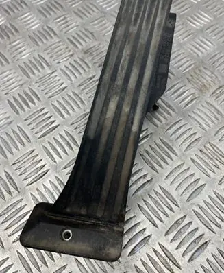 BMW 1 E81 E87 Accelerator throttle pedal 6793742 12037313 6PV00937920