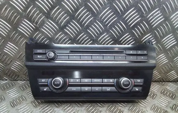 BMW 5 F10 F11 Climate control unit 9353596 935359601